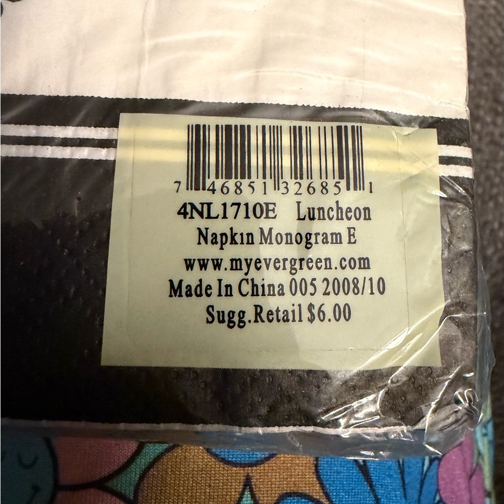 Cypress Black and White Monogram Hand Towels V- 2 packs of 20, - Picture 2 of 2
